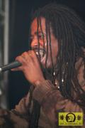 Jah Meek (Jam) with The House Of Riddim Band - 5 Years Velocity Sound Rec., Conne Island, Leipzig 19. November 2005 (14).jpg